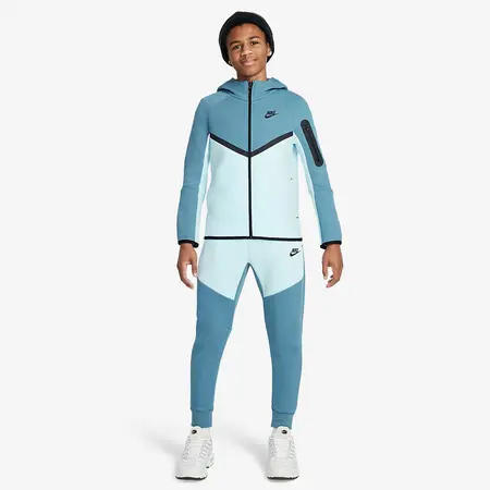 Nike Sportswear Older Kids Tech Fleece Full-Zip Hoodie (8-15Y) image